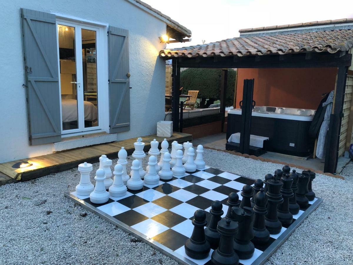 La Chambre Des Onglous Marseillan  Exteriör bild