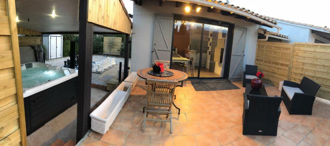 La Chambre Des Onglous Marseillan  Exteriör bild